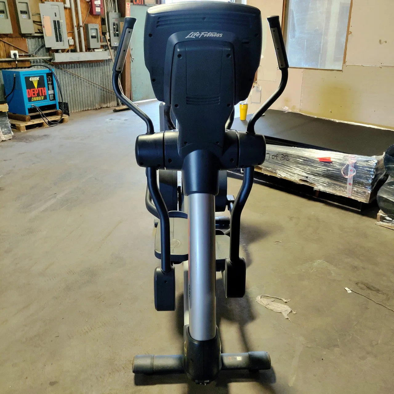 Life Fitness 95X Elliptical  (SKUP1835S)