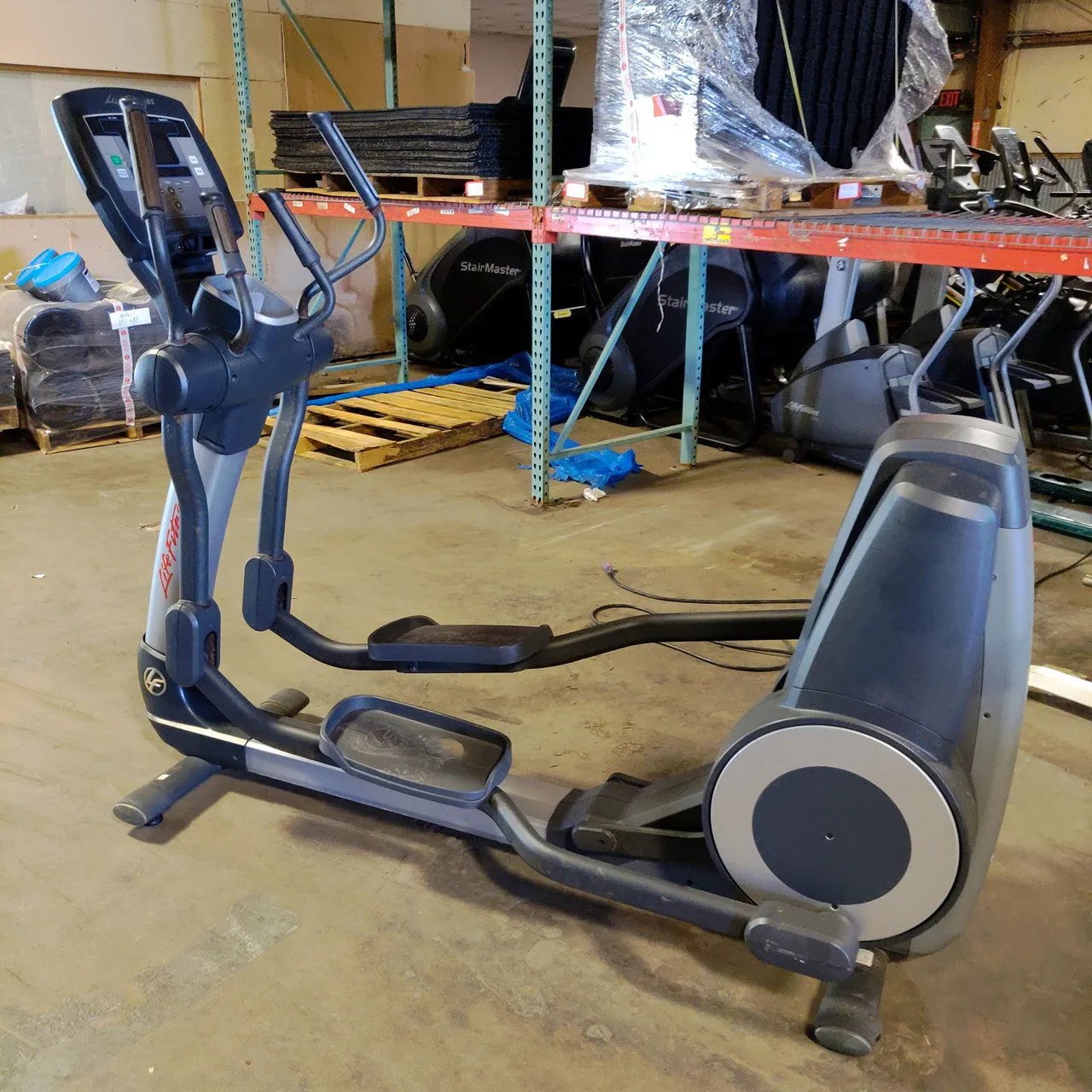 Life Fitness 95X Elliptical  (SKUP1838S)