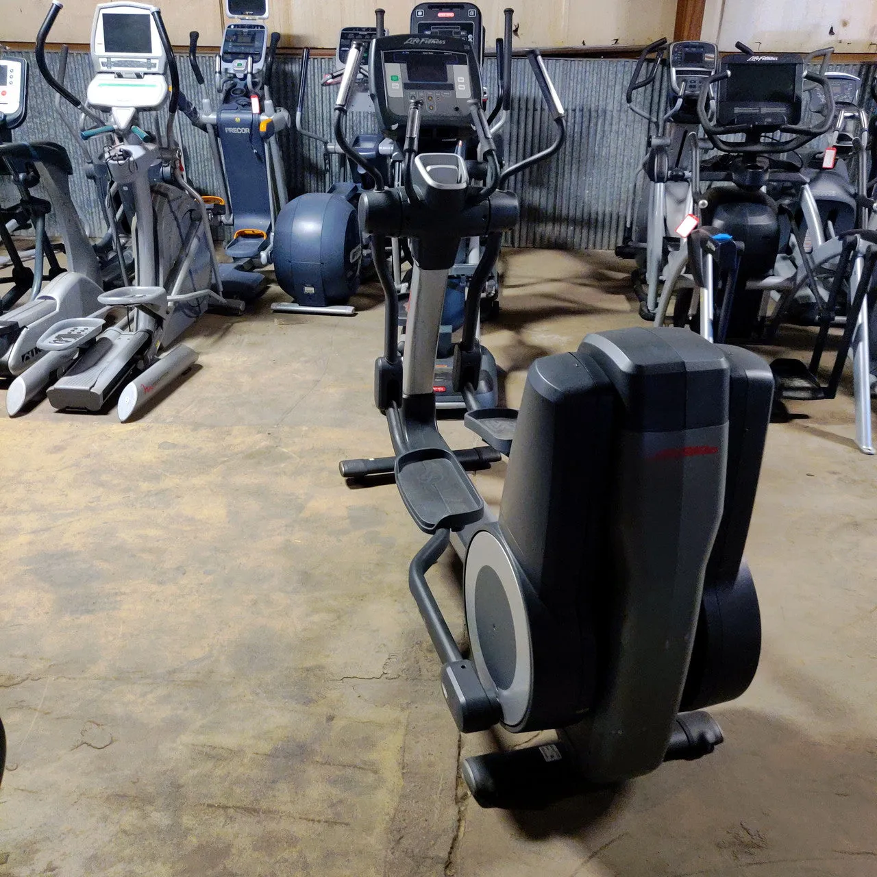 Life Fitness 95X Elliptical  (SKUP1846S)