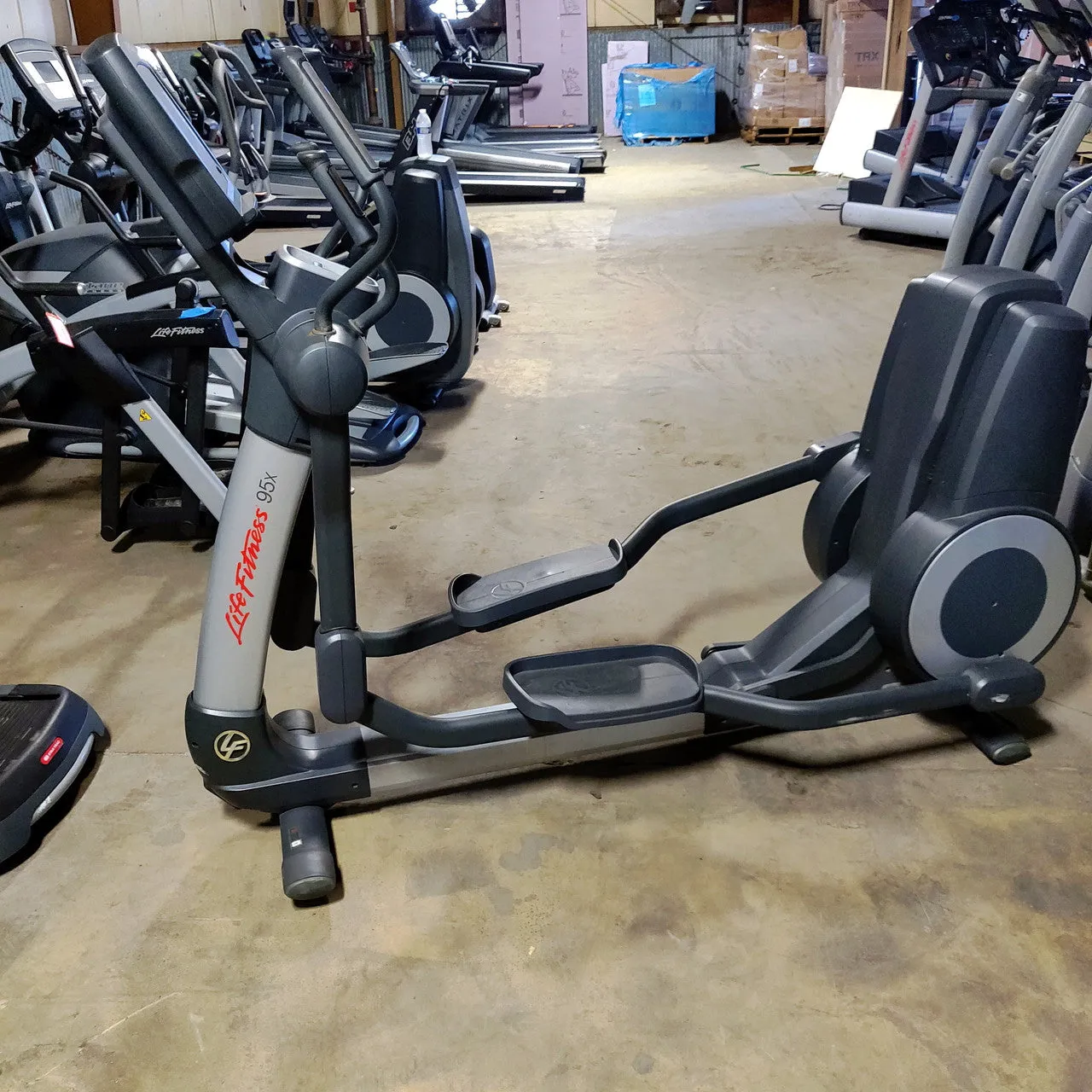 Life Fitness 95X Elliptical  (SKUP1846S)