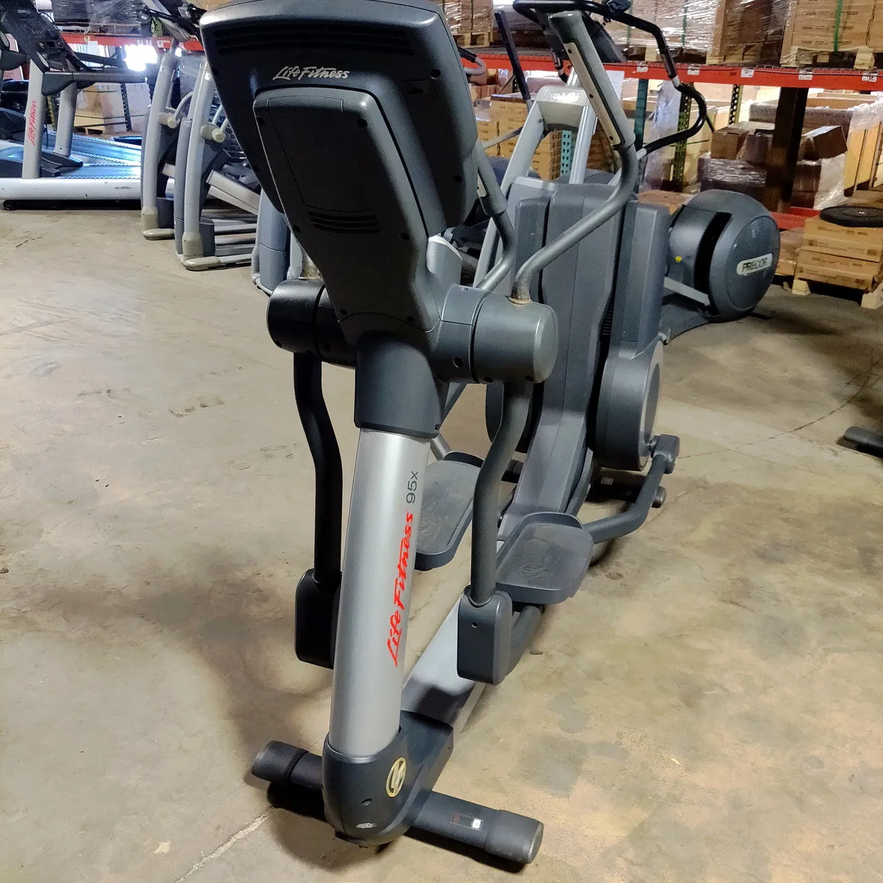 Life Fitness 95X Elliptical  (SKUP1846S)