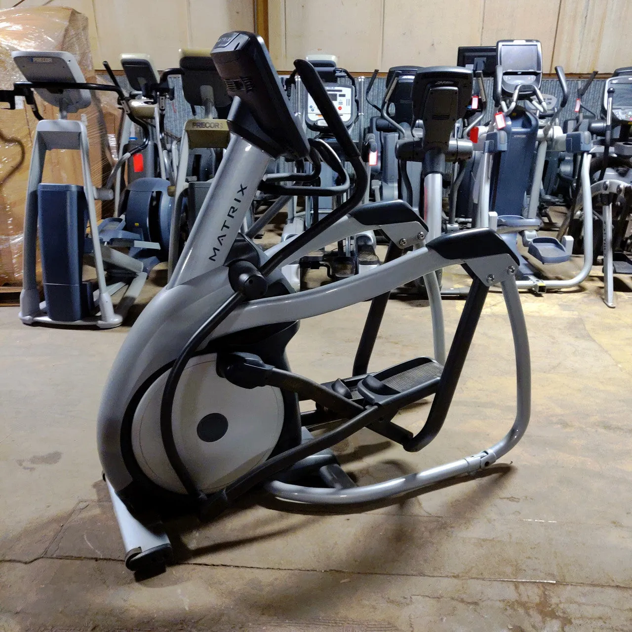 Matrix Elliptical Suspension Trainer With E5x Console Commercial Model