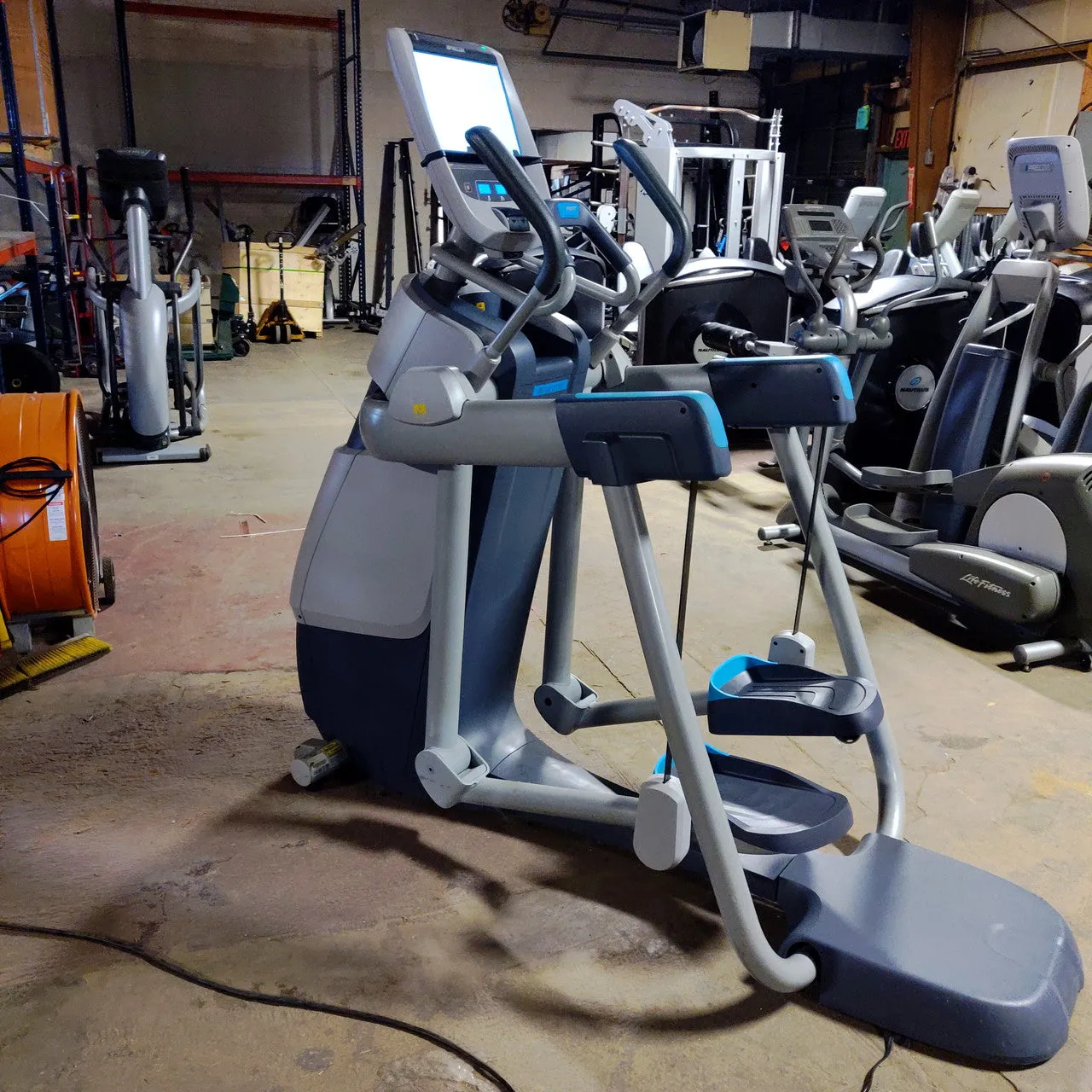 Precor AMT 885 with P80 Console Interactive Display