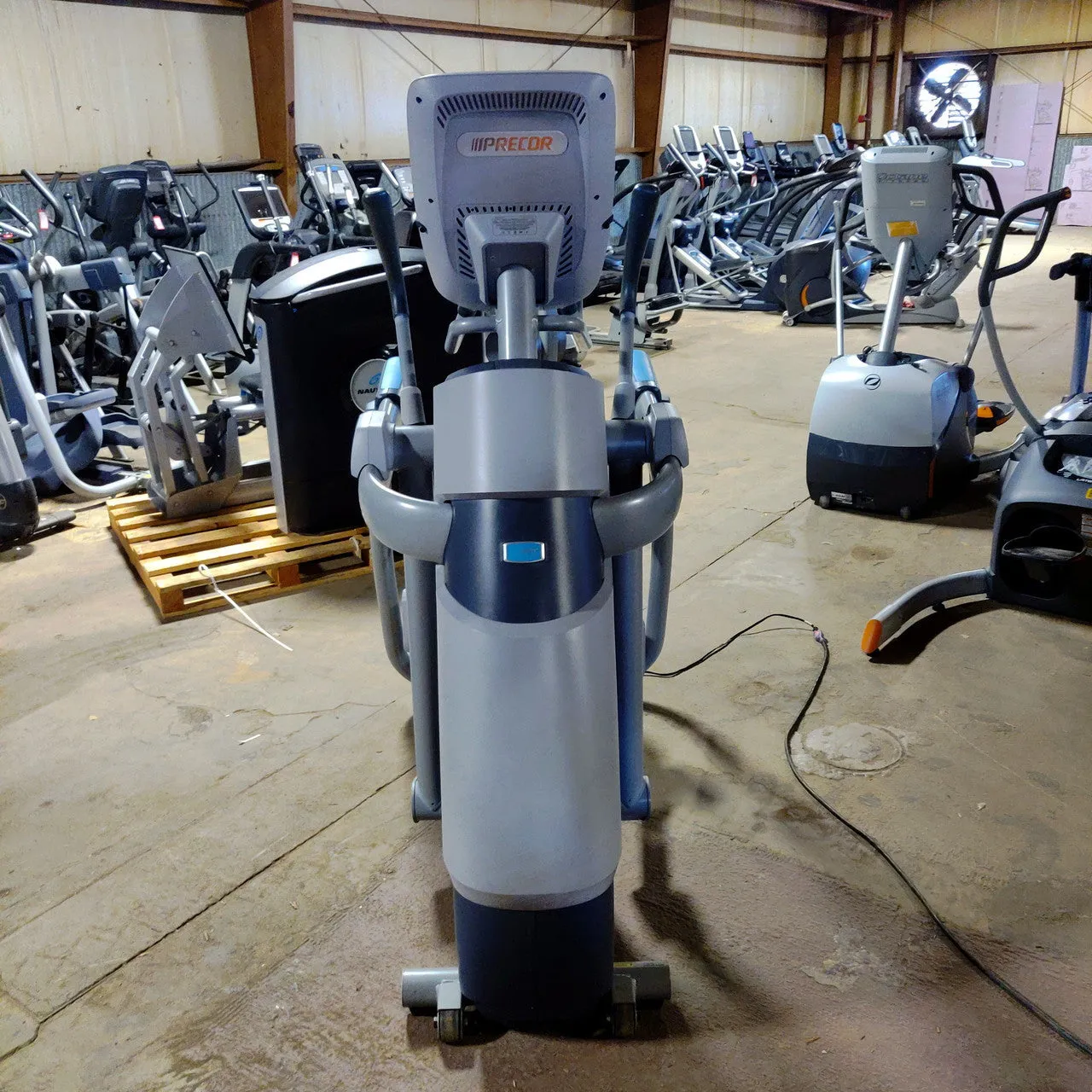 Precor AMT 885 with P80 Console Interactive Display